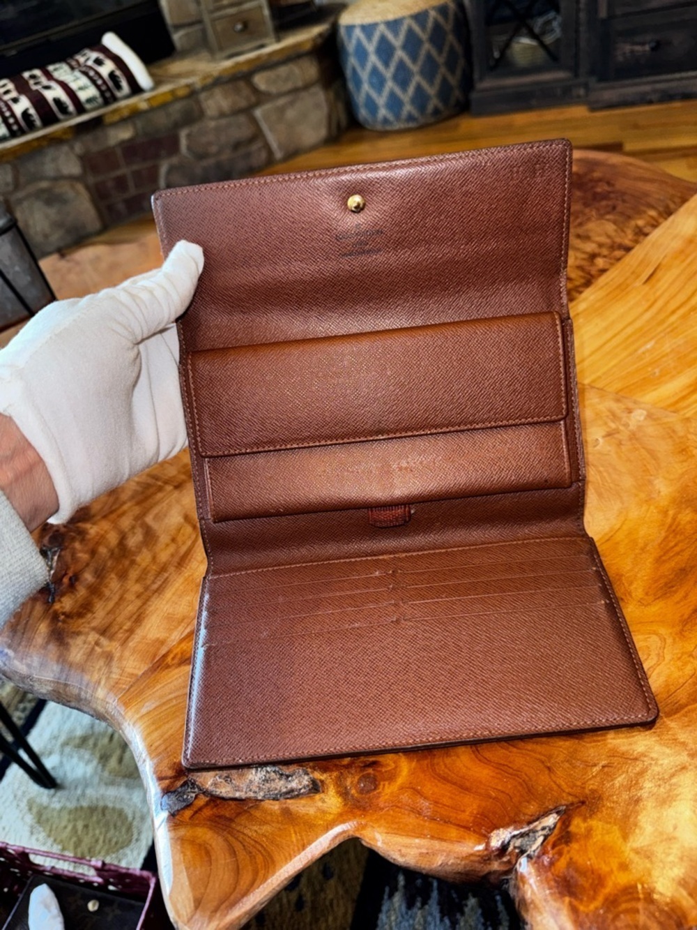 Louis Vuitton Monogram Porte
Tresor International Trifold Long
Wallet/ - Picture 10 of 17